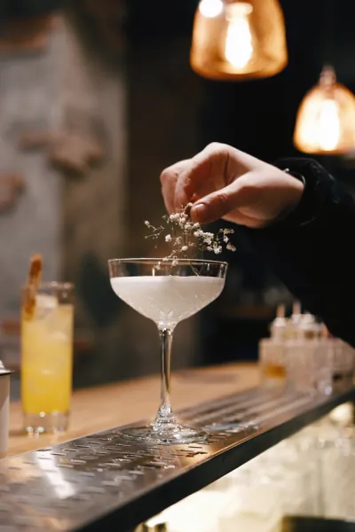 4 klassiska cocktails du bör känna till - som är enklare att göra än du tror