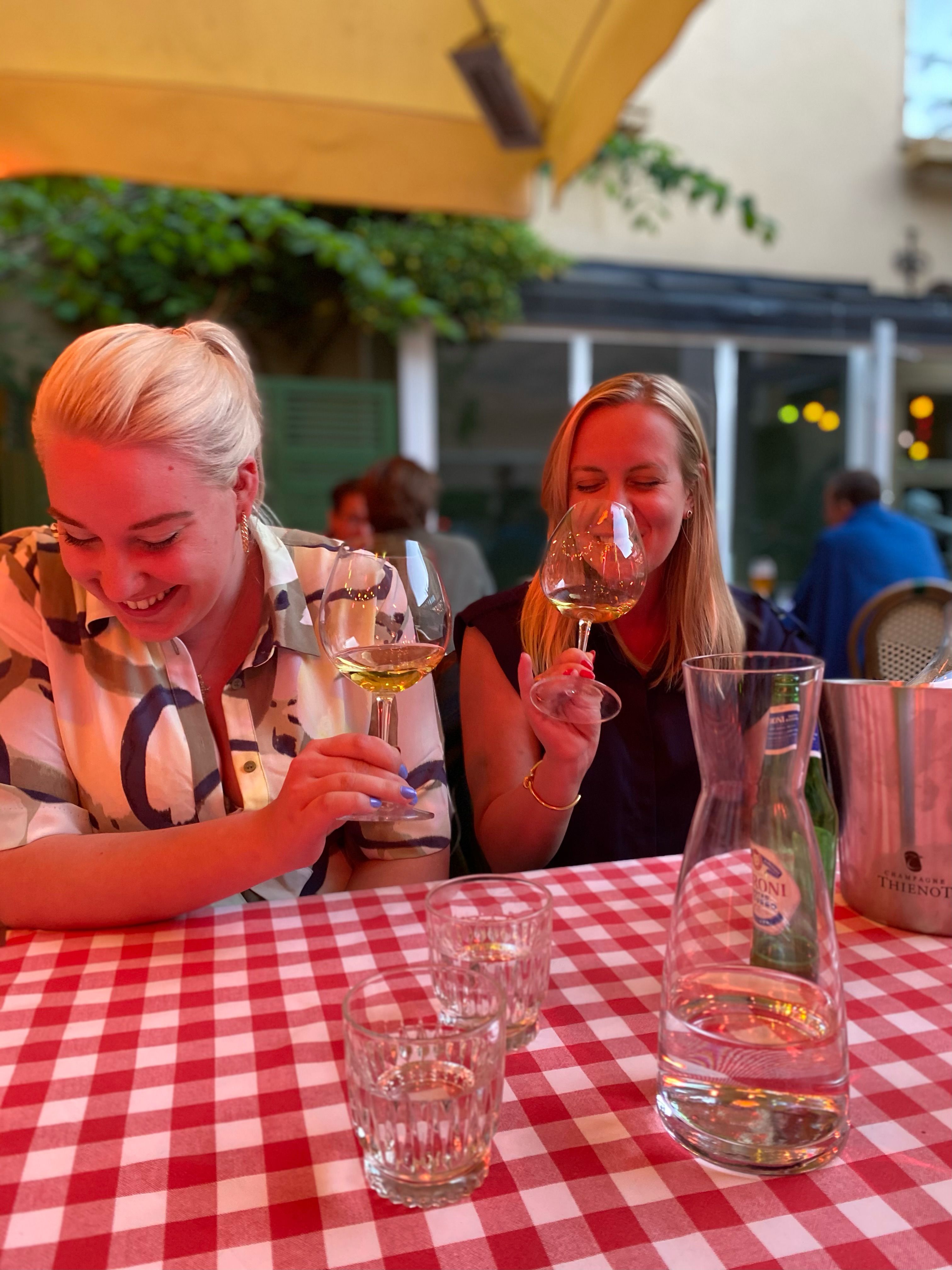 Jenny & Anna släpper druvorna fria med nytt koncept