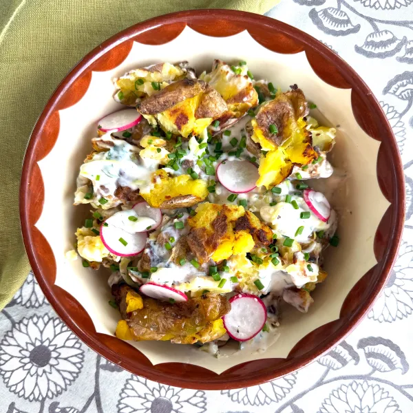 Äntligen Helg med Suzanne Ribbing: Potatissallad med krossad potatis