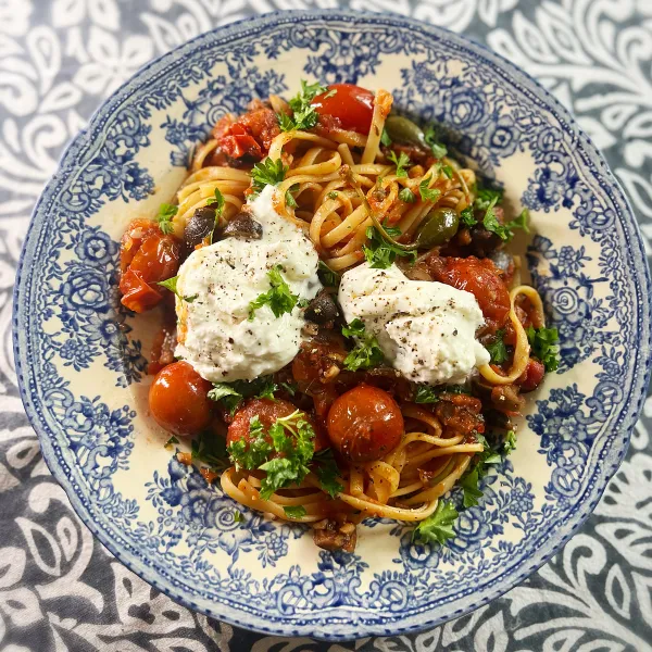 Äntligen Helg med Suzanne Ribbing: Pasta Puttanesca