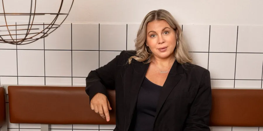 Vi möter champagneriddaren Elina Gregor Ström