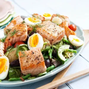 Sallad nicoise med grillad lax