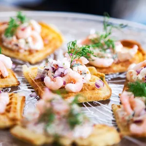 Våffla med skagenröra