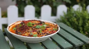 Laxtataki, kyckling steak och melanzane alla parmigiana - med vinerna som passar till