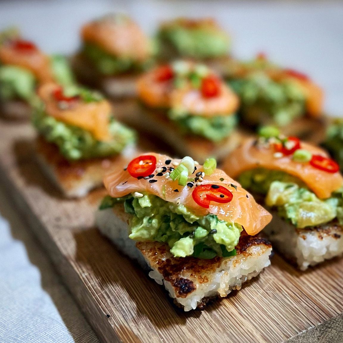 Äntligen Helg med Suzanne Ribbing: krispiga risrutor med avocado
