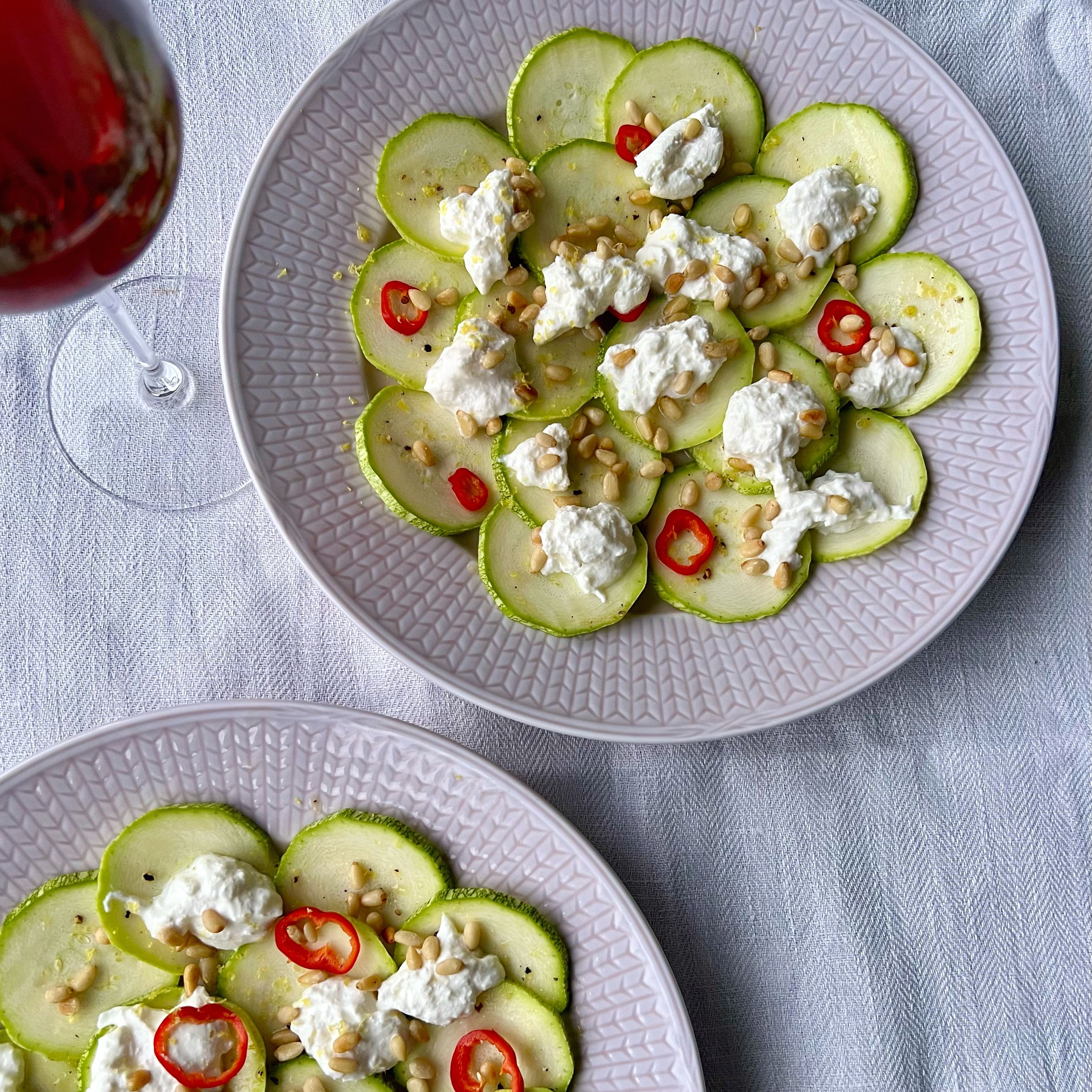 Äntligen Helg med Suzanne Ribbing: Zucchinicarpaccio