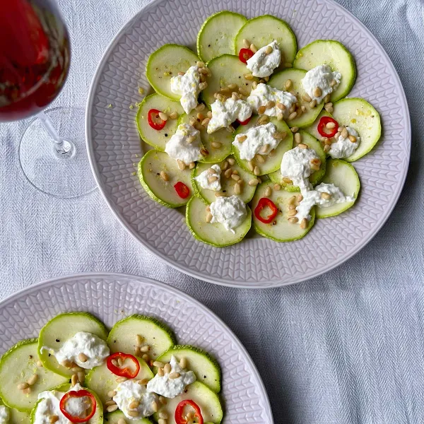 Äntligen Helg med Suzanne Ribbing: Zucchinicarpaccio