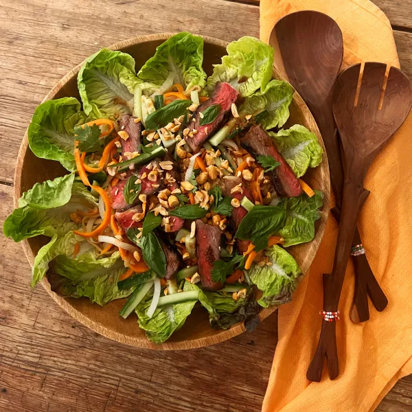 Äntligen Helg med Suzanne Ribbing: Biff & nudelsallad