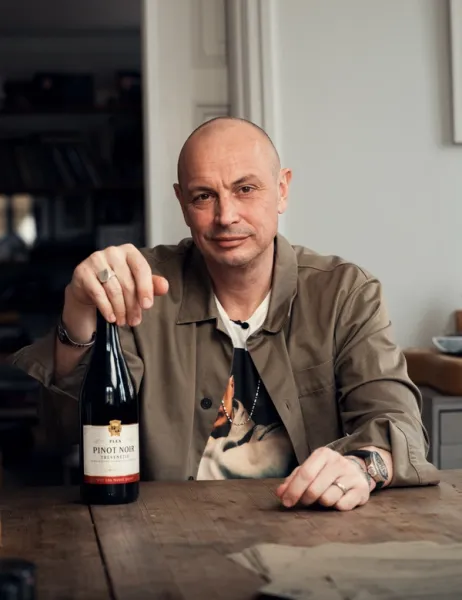 Petter släpper ny pinot noir - "Lev nu dö sen"